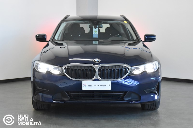 BMW 318d 48V Touring Business Advantage